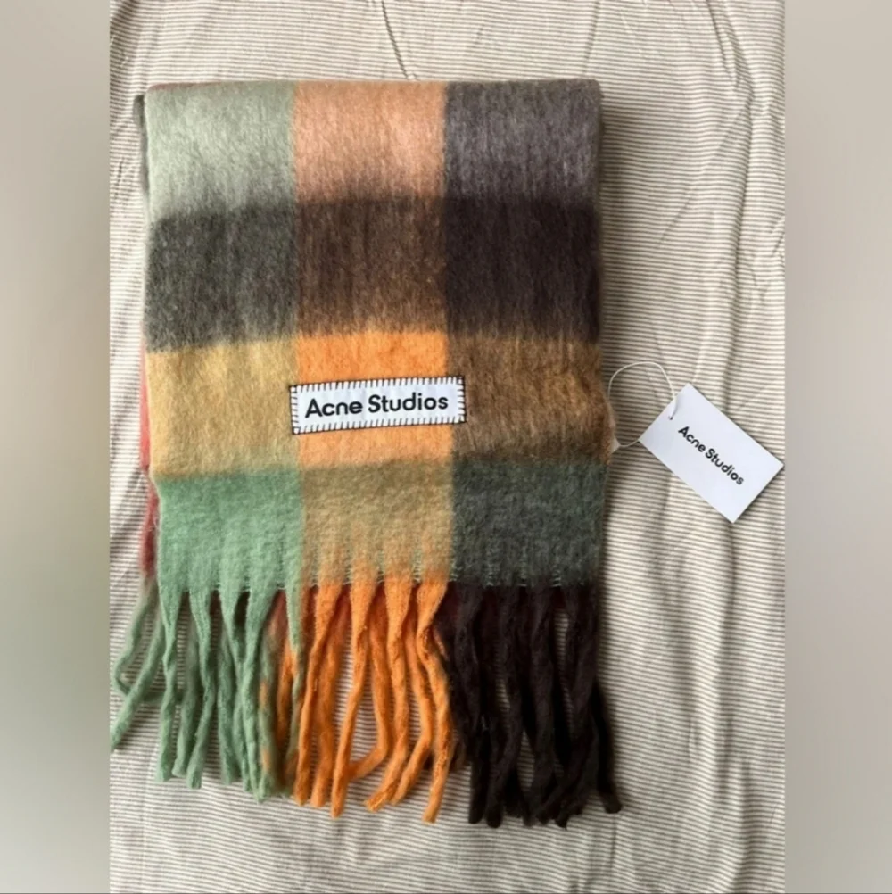 Acne Studios Scarf - Picture 3 of 4
